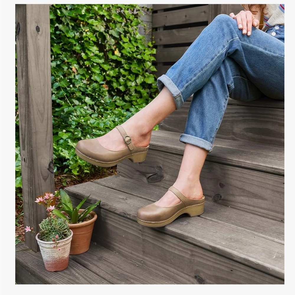Dansko Bria Burnished Nubuck Shoes size 37 (6.5-7) BRAND NEW